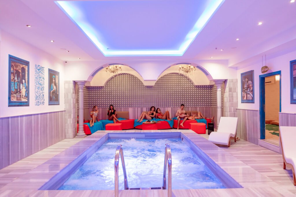 Jacuzzi in wet area